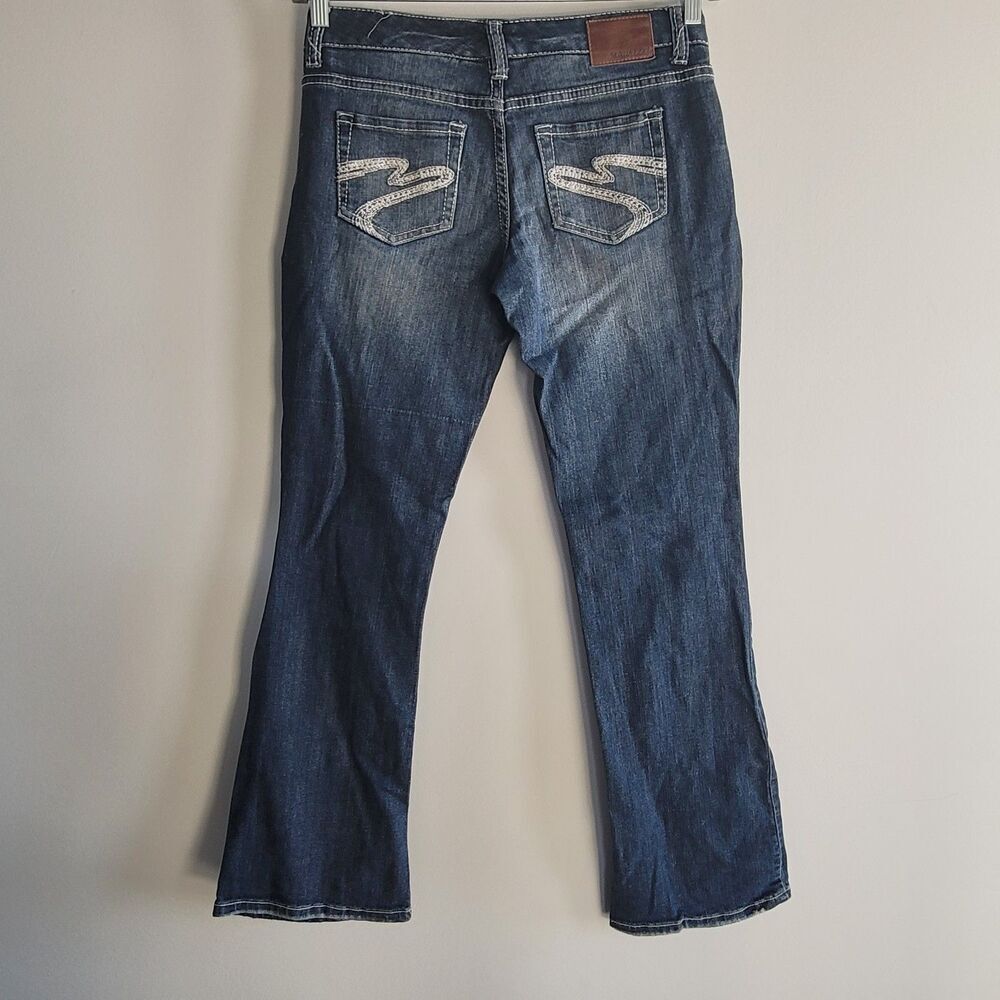 Maurices Womens Jeans Size 1 / 2 Mid Rise Embroidered Pockets Boot Cut Dark Wash